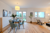 Wohn- Essbereich - Licht, Raum, Qualität: Stilvoll saniertes Haus in Burgwedel