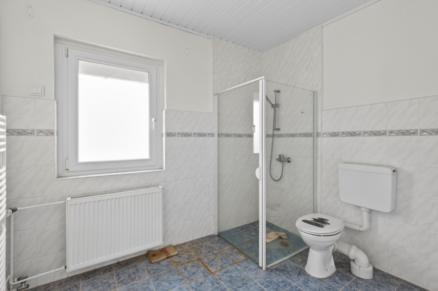 Badezimmer EG